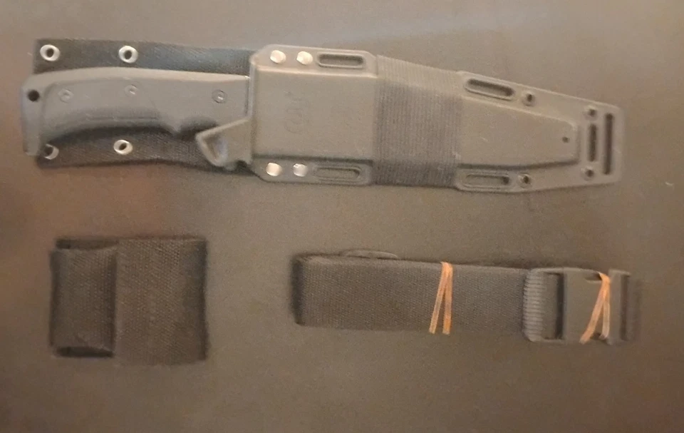 Colt Pathfinder тактический нож (1997) - включает ножны, ремень и компас - Изображение 2 из 4