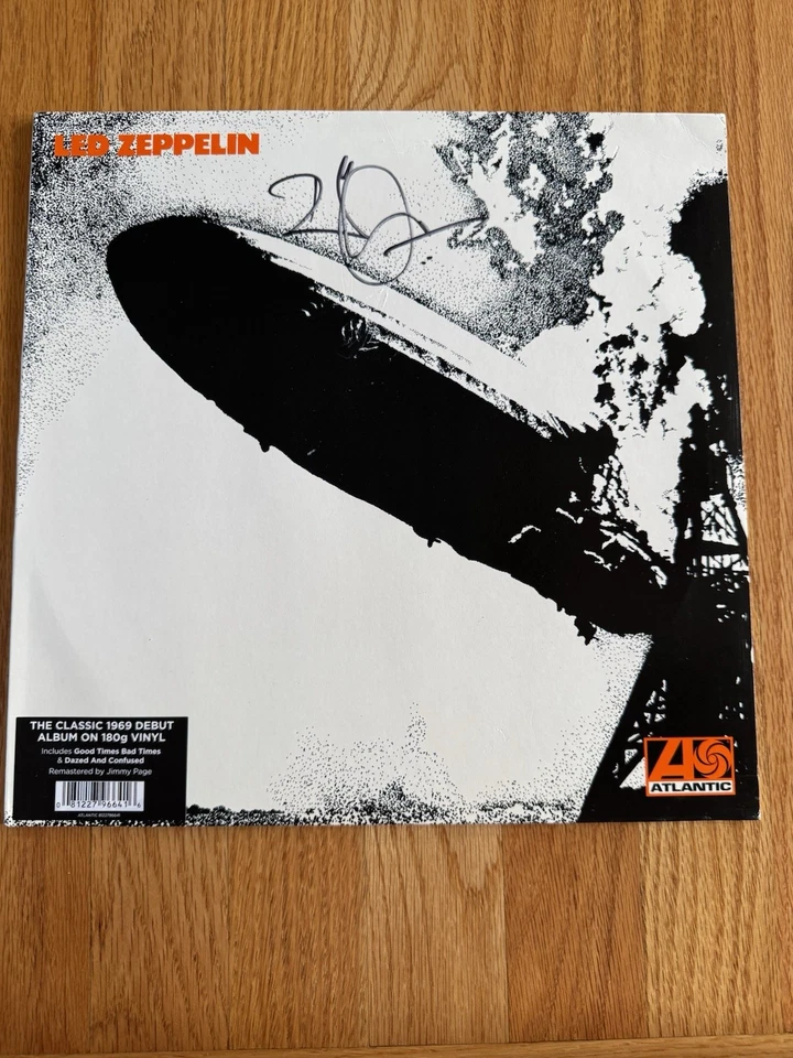 Fantastic Led Zeppelin 1 Album Signed By Robert Plant Beckett LOA BAS - Image 1 of 3
