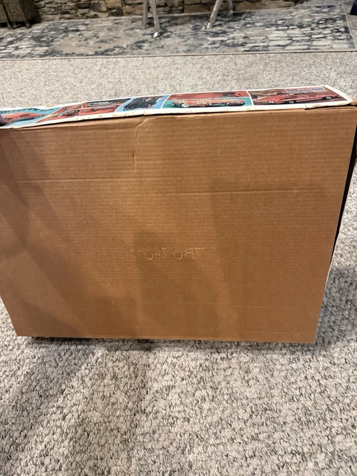 Vintage 1:8 Scale Monogram Corvette ‘65 Sting Ray Vintage Model Kit  # 2600 - Image 3 of 4