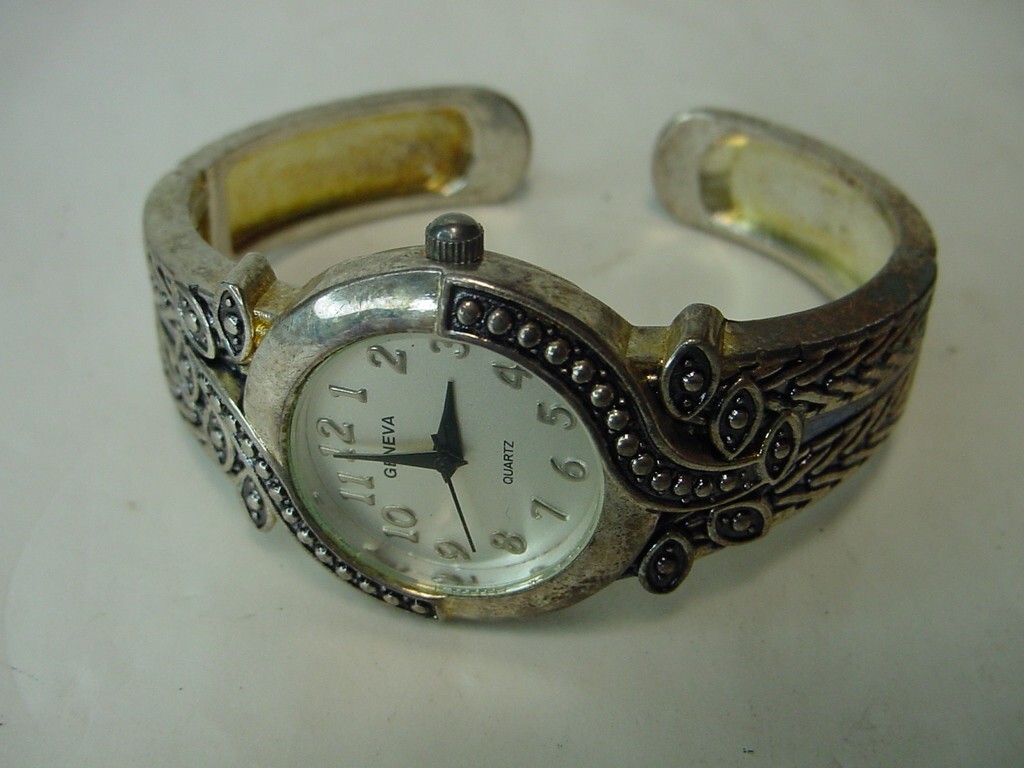 Geneva slim bangle bracelet watch for women with stainless steel band-image