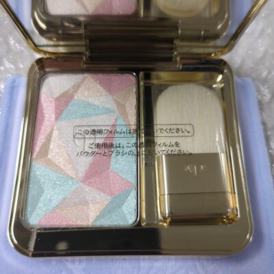 Cle De Peau Beaute LE REHAUSSEUR D'ÉCLAT #106 Holiday Collection 2023
