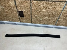 2011-2014 FORD EDGE RIGHT PASSENGER SIDE FRONT DOOR INSIDE WINDOW SEAL STRIP