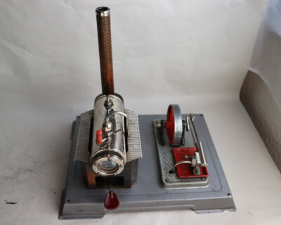 Wilesco Dampfmaschine D8