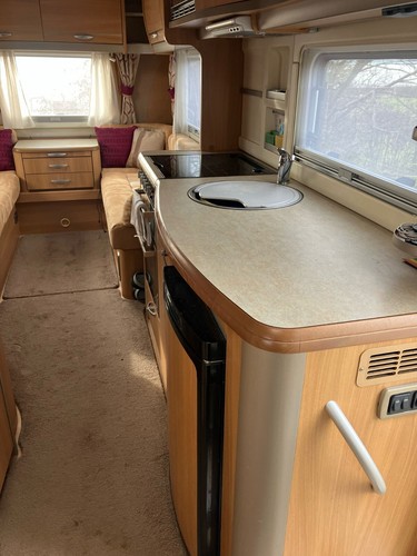 Swift Kon-tiki 649 Lowline with Rear Lounge 2009 model - Picture 9 of 24