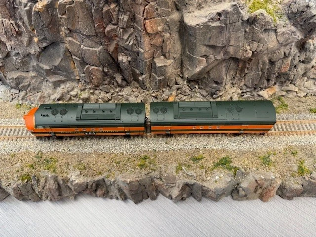 Intermountain Great Northern EMD FT AB Cab # 404 HO locomotives With DCC & Sound - Image 3 of 4