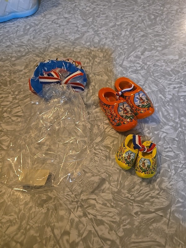 Vintage Miniature Souvenir Clogs - Lot of 2 New Open Bag Estate RV 14