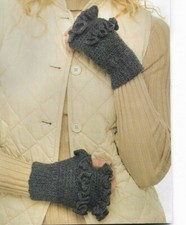 RUFFLED FINGERLESS MITTS GLOVES WOMENS CROCHET PATTERN INSTRUCTIONS