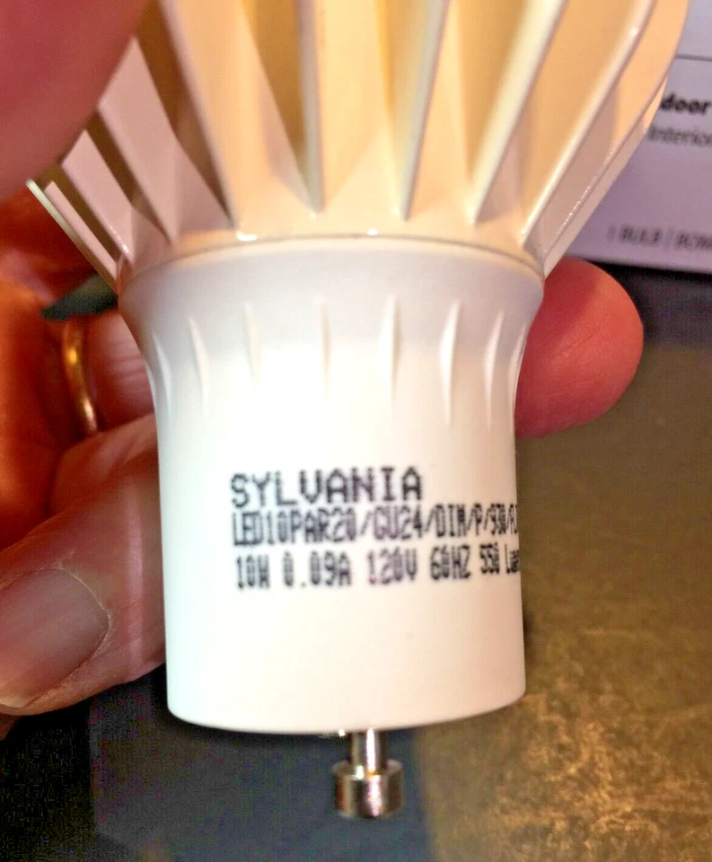 SYLVANIA ULTRA PRO SERIES LED Dimmable Bulb GU24 Base NIB * HD Lighting - Image 3 of 4