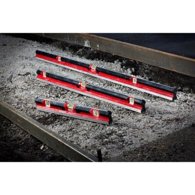 Milwaukee Aluminum Redstick Concrete Screed Non Magnetic Level 