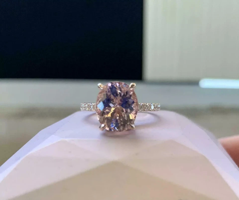 Anillo de boda para mujer enchapado en oro rosa de 14 quilates de 2,20 quilates corte ovalado creado en laboratorio Foto 3 de 4