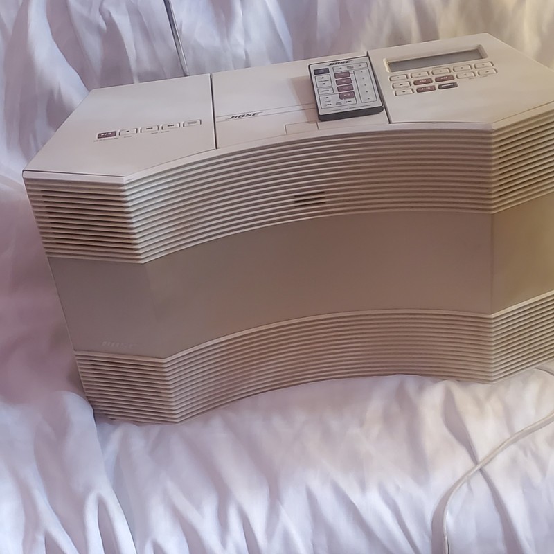 BOSE ACOUTIC WAVE MUSIC SYSTEM 3000 WITH REMOTE OFF WHITE WITH REMOTE
