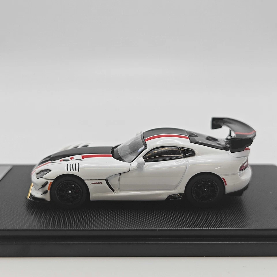 Hone Model 1/64 Dodge VIPER ACR Alloy Die Casting Car Model Ornament Gift - Image 4 of 4