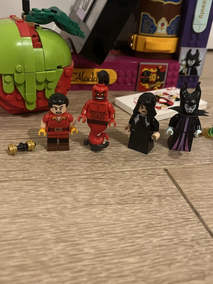 LEGO Disney 43227 Villain Icons, photo 2 of 5
