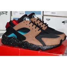 NlKE AIR HUARACHE (LT BRITISH TAN/TM BEST GREY) SZ. 10