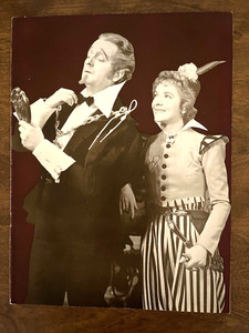 1940'S TWELTH NIGHT THEATRE PROGRAM WITH HELEN HAYES & MAURICE EVANS