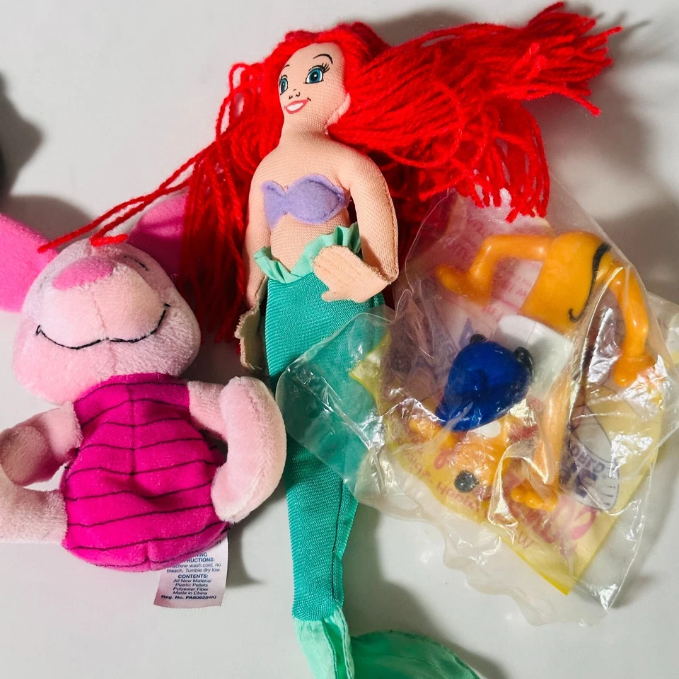 Lote de cajones de chatarra de juguete Disney - Mickey Aladdin 101 Peter Pan Sirena Donald Beast Foto 4 de 4