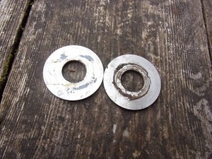 YAMAHA TDM 850 MK1 3VD (91-95) OEM HINTERRAD ACHSE AUSSENSCHEIBE X 2