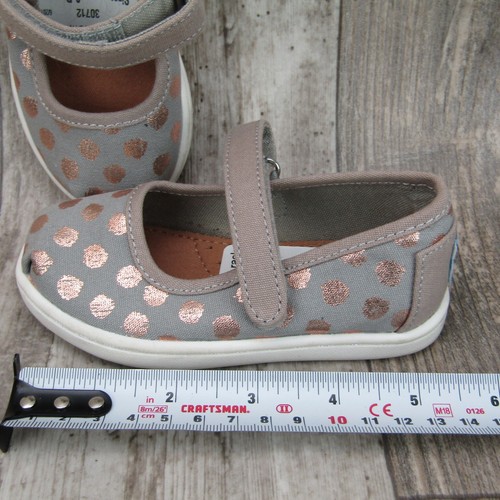 TomsToddler Size 6 Toms Girl’s Slip On Loafers Strap Shoes Spotted - Picture 4 of 11