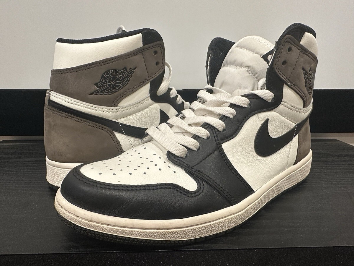 NIKE Air Jordan 1 Retro OG High Dark Mocha Brown Black NIKE Air Jordan 1 Retro OG High Dark Mocha Brown Black