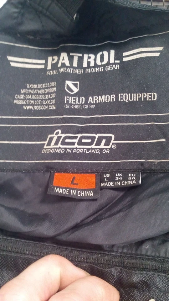 Pantalones impermeables Icon Patrol para motocicletas grandes negros equipo para mal tiempo Foto 4 de 4