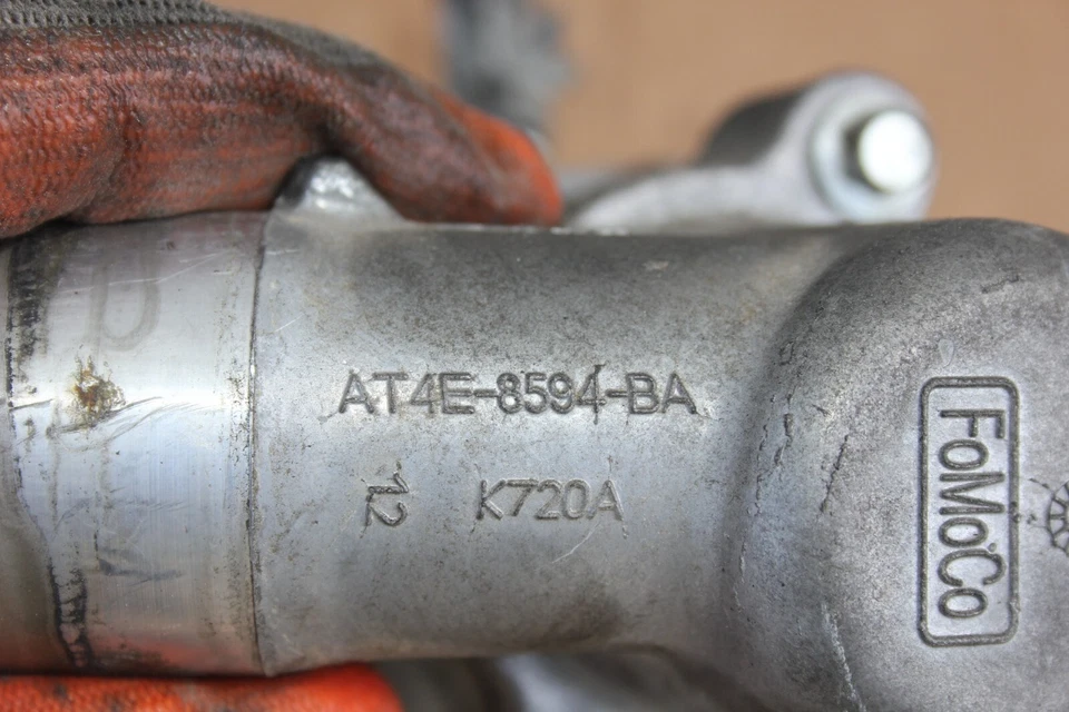 Carcasa termostato Ford Explorer 2011-2014 3,5 L AT4E-8594-BA (VN63) Foto 3 de 4