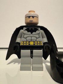 LEGO Batman Minifigure Classic 2006 Light Gray Suit 7780 7779 7782 Excellent