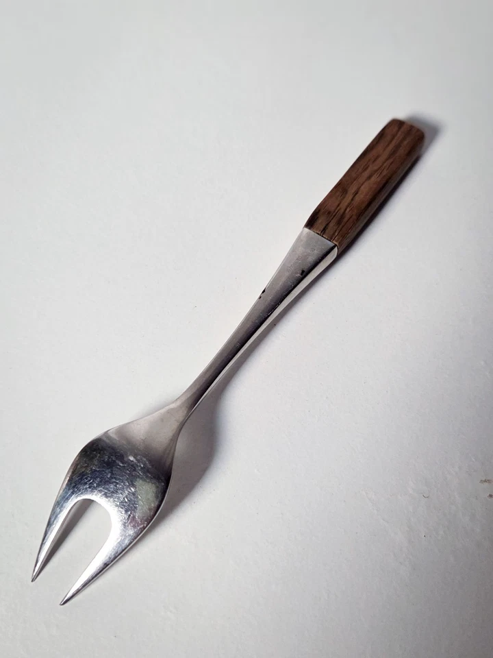 Tenedor para servir cócteles/mariscos Lundtofte LUD14 5 1/2" madera inoxidable marcada Foto 2 de 2