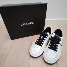 CHANEL NEW Women's CC Logo  White×Black Calfskin Leather Sneakers Size EU36