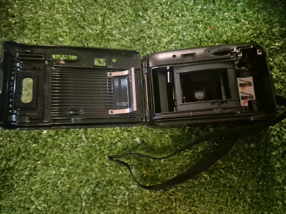 Halina Ansco Vision Compact 35mm Camera Tested and Working Good Flash - Image 3 of 3