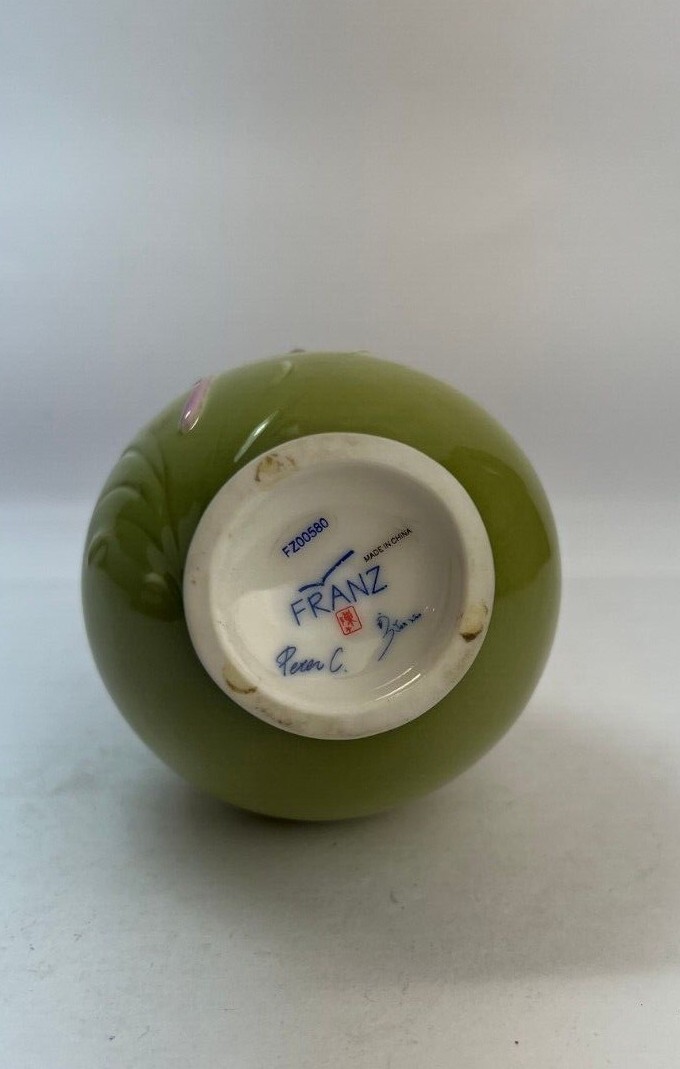 ユーフラジー様へ Signed Franz Papillon Beautiful Porcelain Butterfly Small Vase