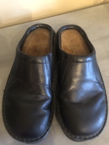 mens black leather clogs