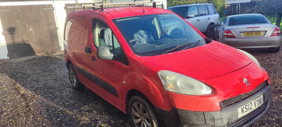 Peugeot Partner 12 MTHS Mot. 77 K Miles 2012 1.6 Diesel Van No VAT - Image 2 of 4