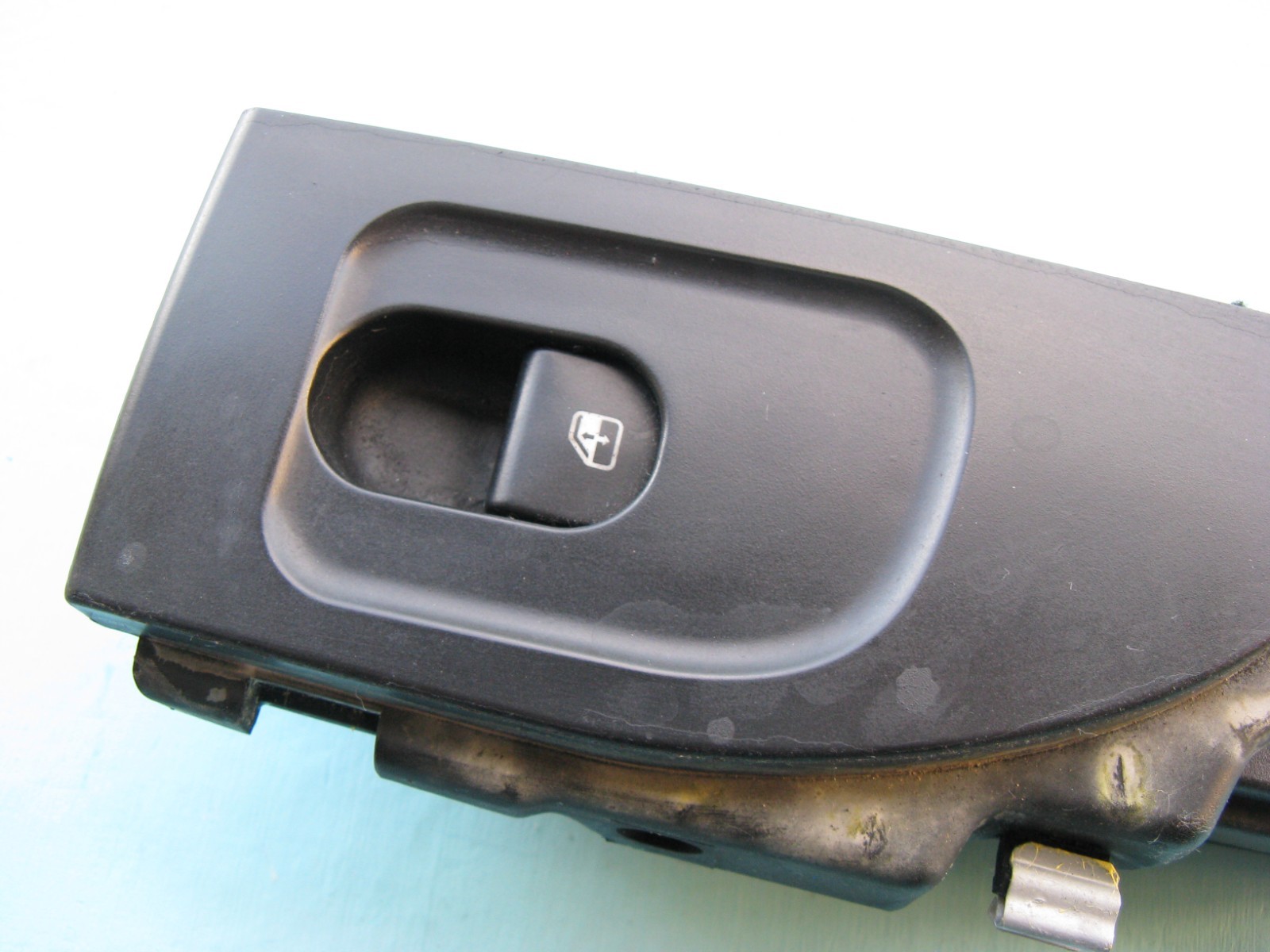 Maserati GranTurismo 2010-2019 Front Right Window switch