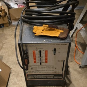 Ward Power-Kraft 295 Continuous Amperage Control AC Stick Welder