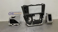 19 2019 TOYOTA SIENNA CENTER DASH RADIO TRIM BEZEL WITH VENTS GRAY