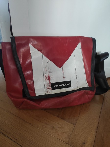 Freitag Tasche Dexter rot weiss