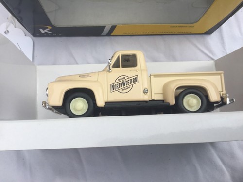 K-LINE Kruisers 1:43 Chicago & North Western 1953 Ford Pickup Diecast. - Picture 2 of 5