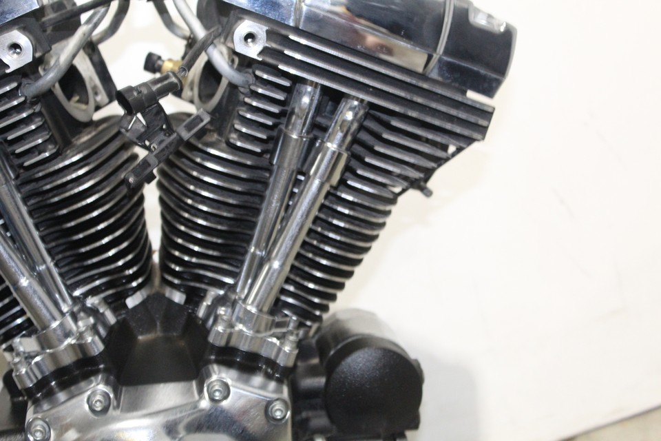 Copertura Cromata Per Pompa Acqua Refrigerante Harley Touring 2017-2023 - Per Road Glide, Tri Glide, Ultra Limited