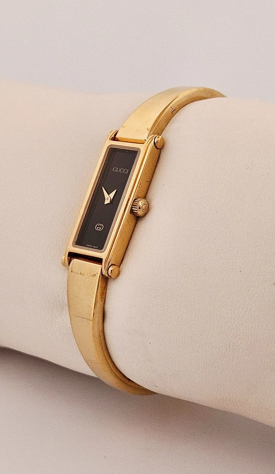 Gucci 1500 L gold tone 12mm women's watch w/black dial 6.25" - Image 3 of 4