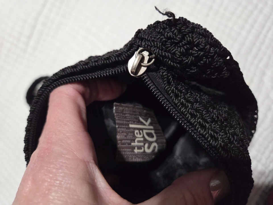 Bandolera The Sak negra de ganchillo Foto 4 de 4