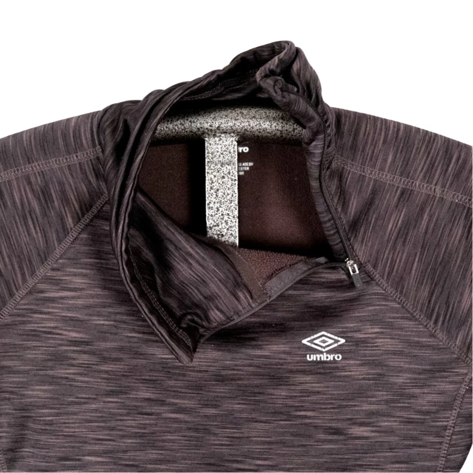 Chaqueta pulóver forrada de vellón con cuello falso 1/4 cremallera Umbro para mujer con orificios para los pulgares GRANDE Foto 4 de 4