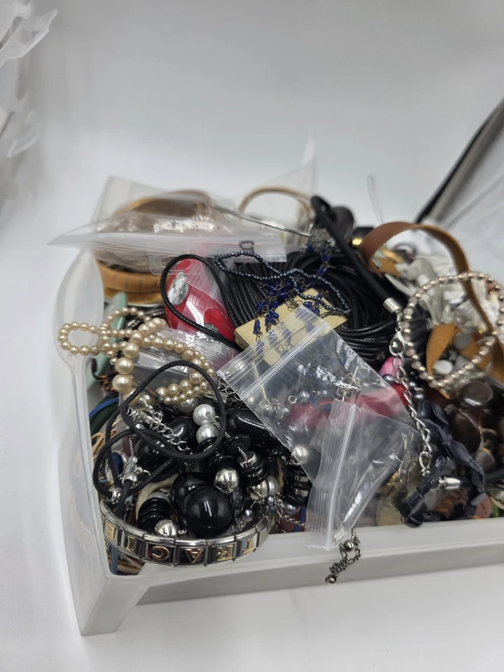 Huge Mixed Costume Jewelry Lot - Image 2 of 4