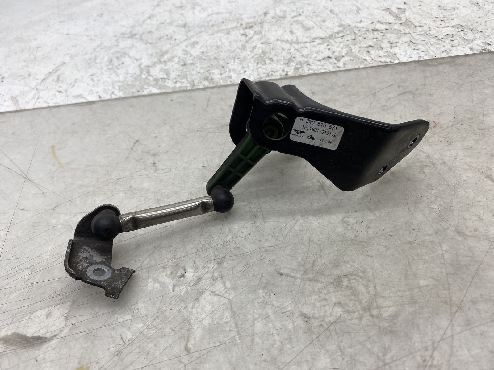 Bentley Flying Spur 2013-2018 REAR+RIGHT Ride height sensor