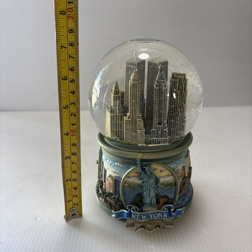 Twin Towers Snow Globe San Francisco Music Box Co. New York Skyline Pre 9/11 VTG - Picture 6 of 6