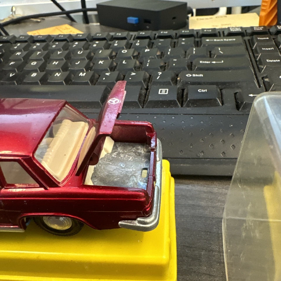 Dinky Toys 128 Mercedes Benz 600 limusina emisión tardía con caja Foto 3 de 4