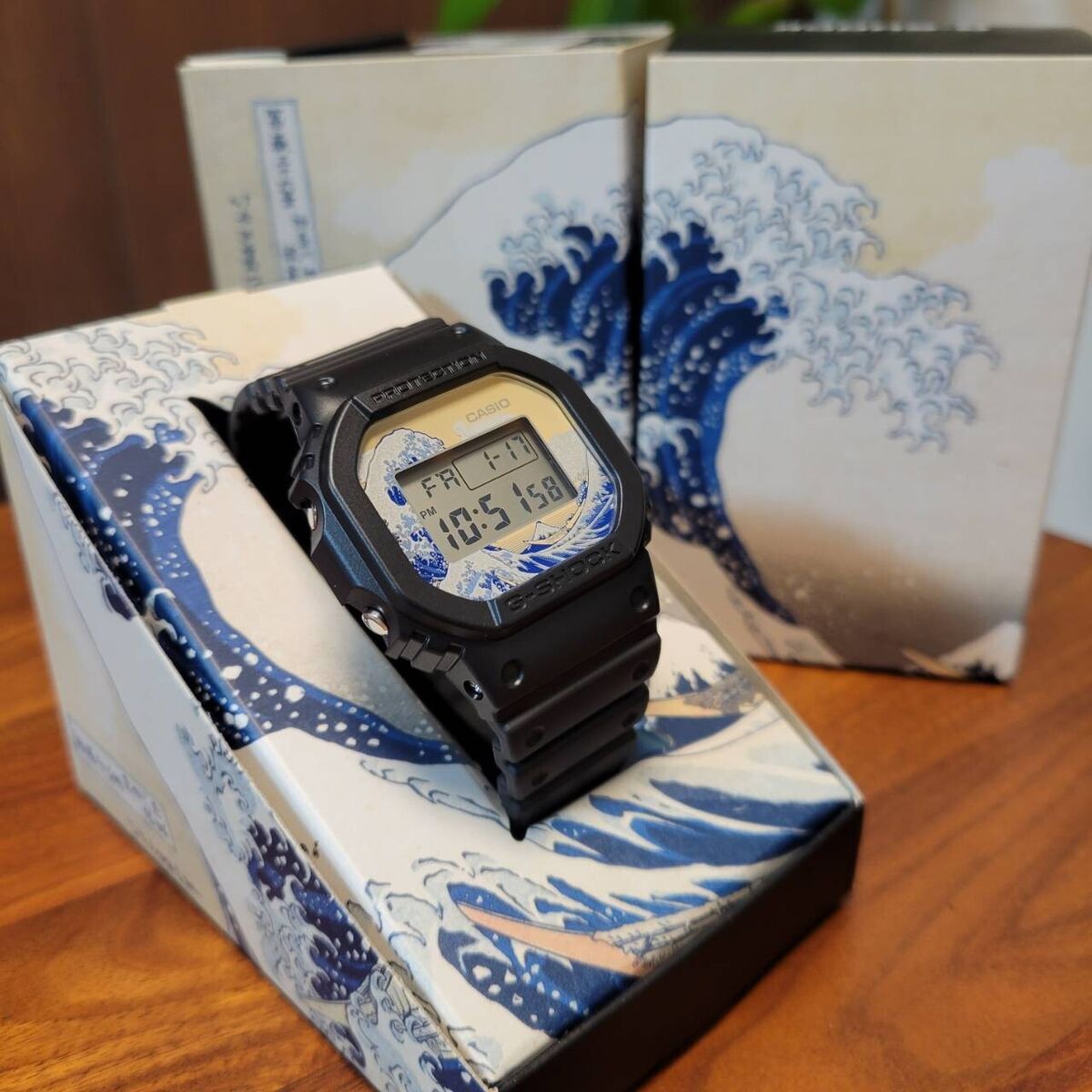 Preorder CASIO G-SHOCK DW-5600KHK24-1JR Hokusai Preorder CASIO G-SHOCK DW-5600KHK24-1JR Hokusai