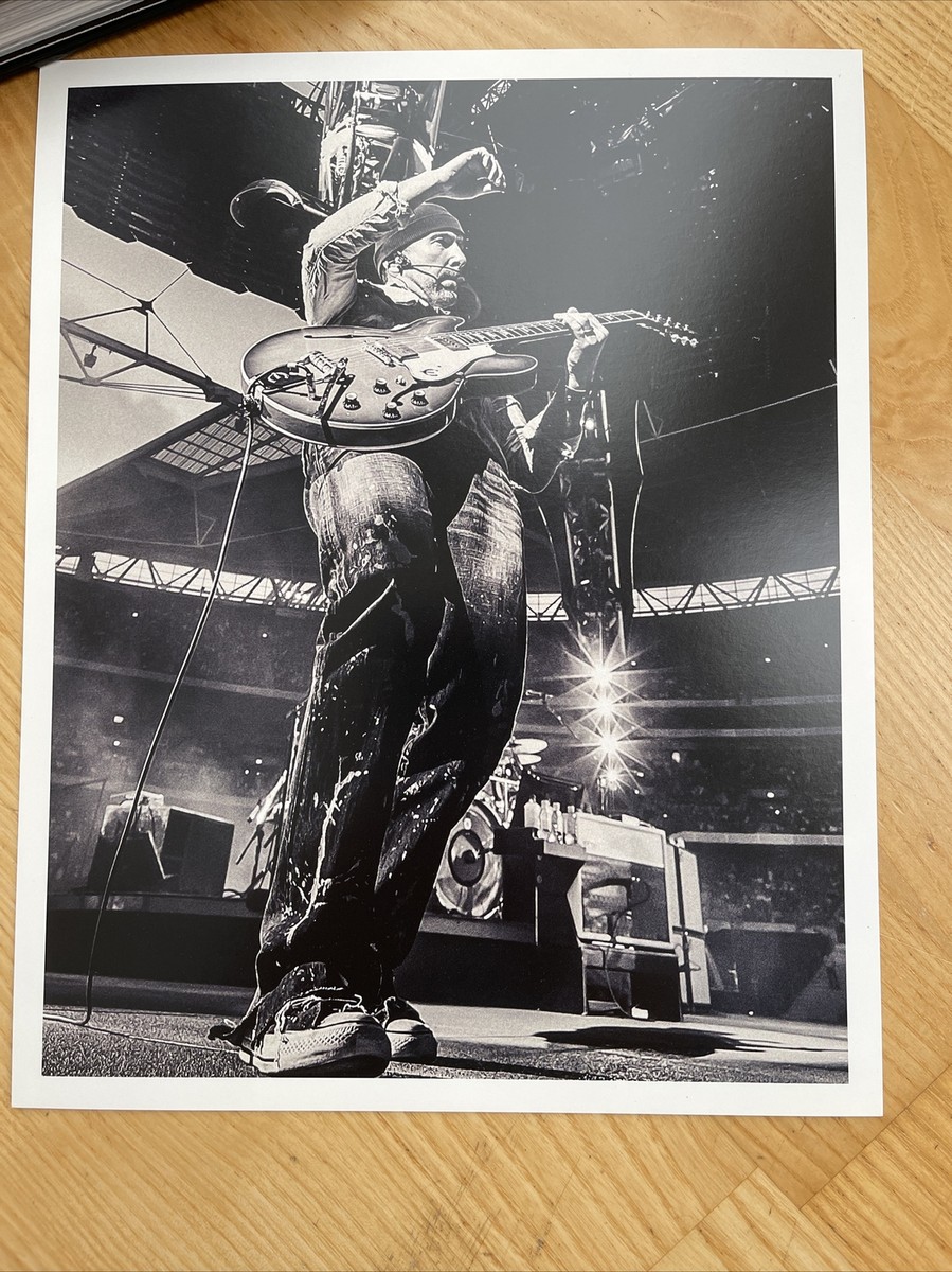 U2 360° TOUR FROM THE GROUND UP フォトブック Amazon.com: From the Ground Up: U2 360° Tour Official Photobook