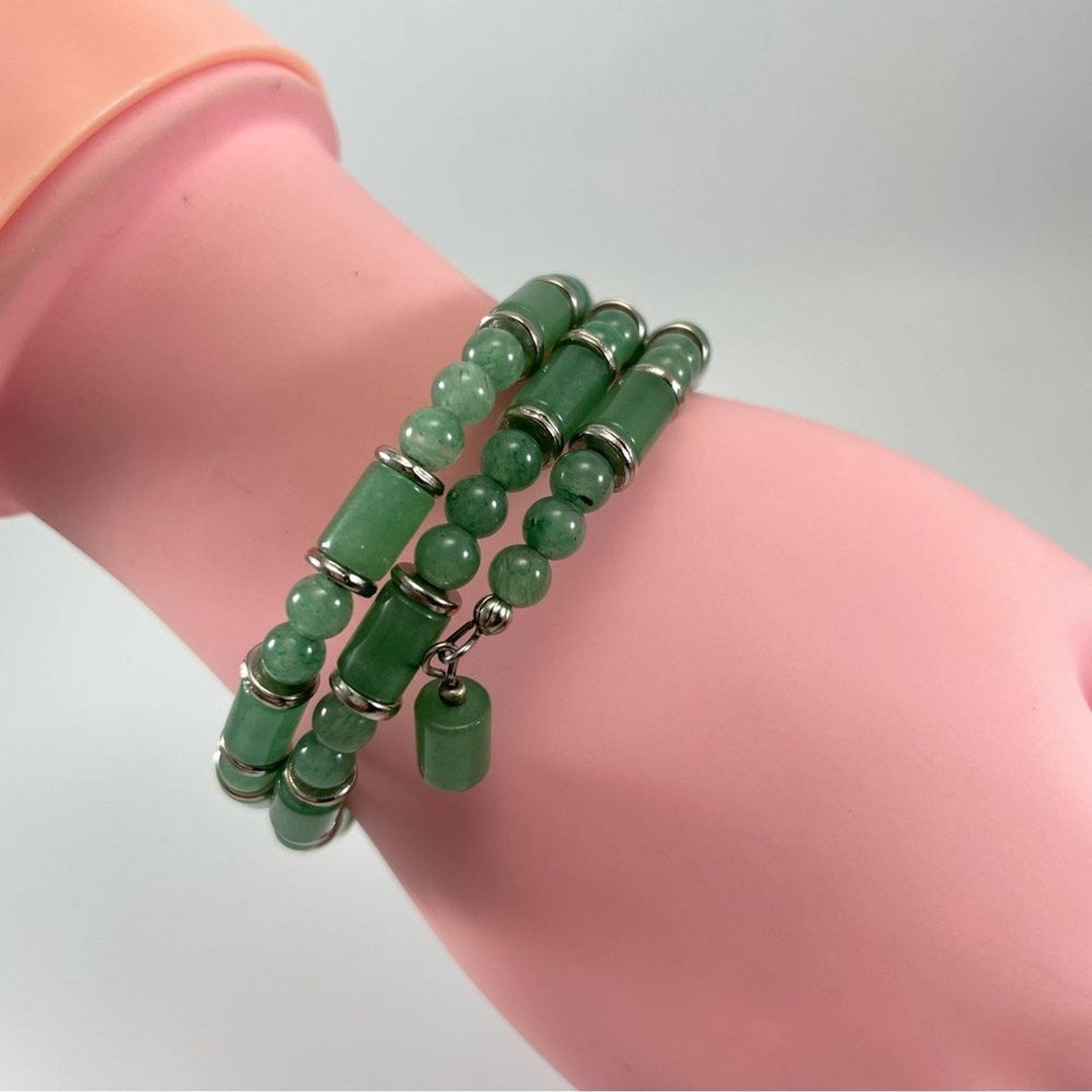 Beautiful Unsigned Silver Tone Memory Wire Aventu… - image 2