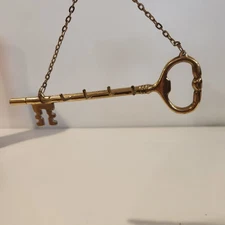 Vintage Brass Skeleton Key Shaped Key Holder Hanger 5 Hook Wall Decor