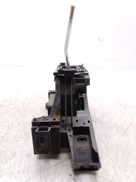 Toyota Camry LE 2015 2x2 transmisión automática conjunto de palanca de cambios  Foto 4 de 4